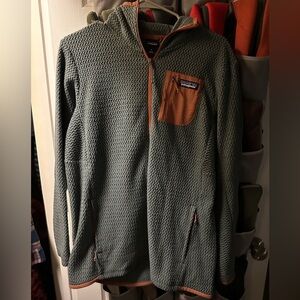 Patagonia r1 air zip up. NWOT. XL.